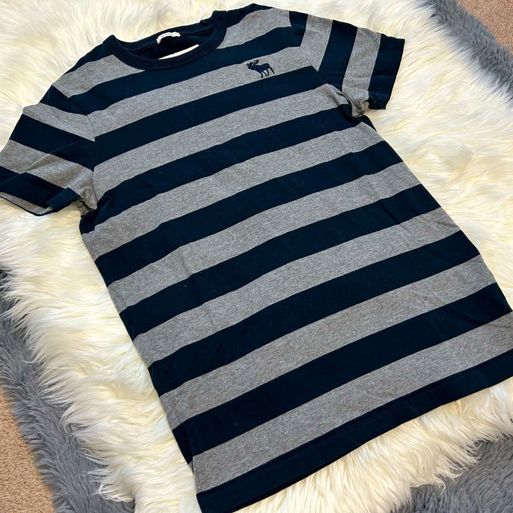 Abercrombie & Fitch Men Muscle shirt, Size M